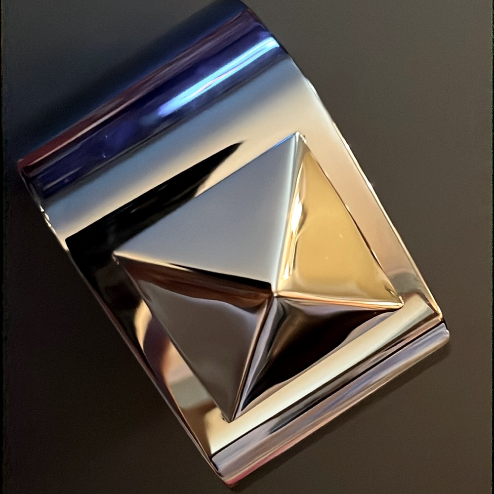 Stainless steel pyramid cuff - Picture 3 of 14